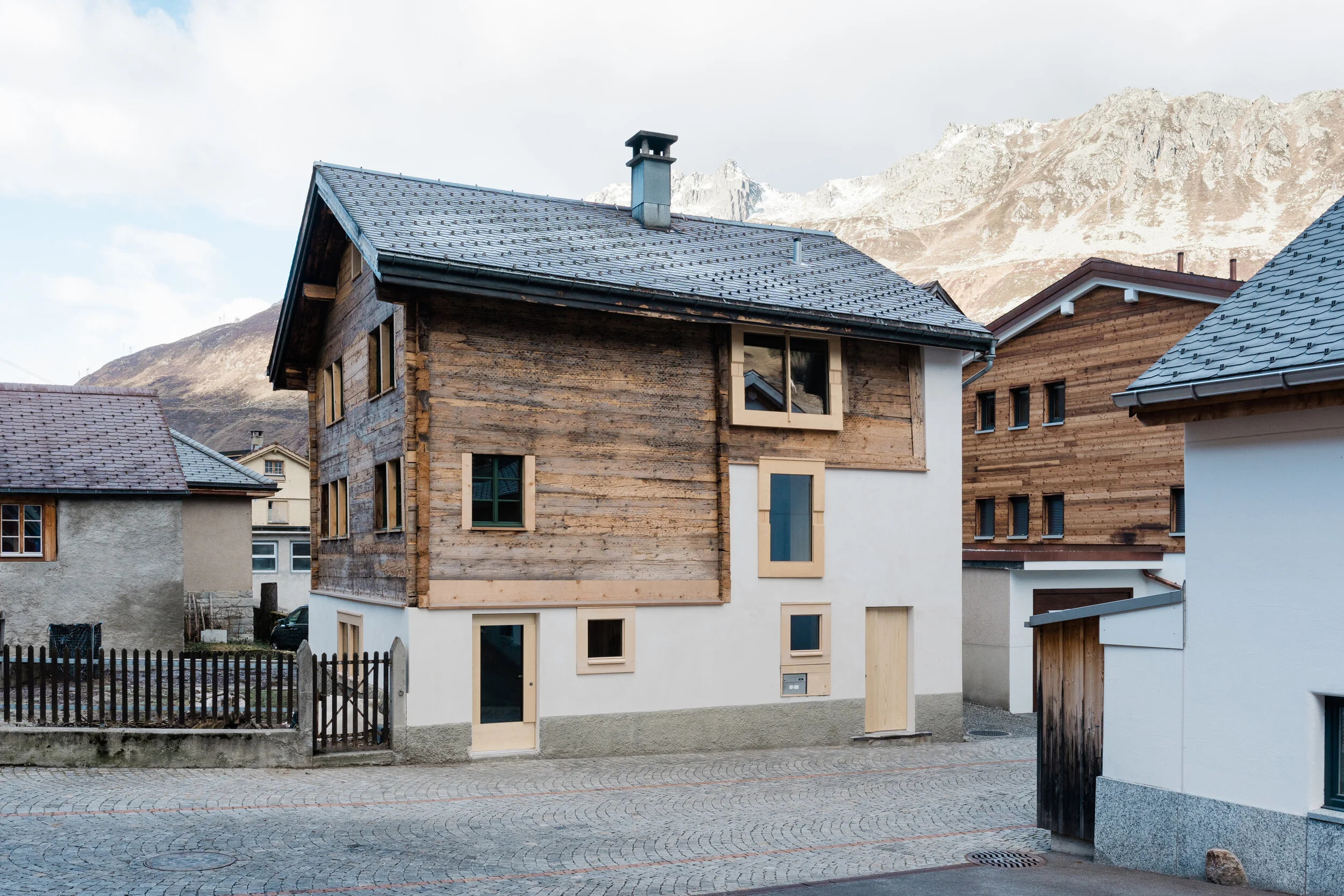 Baumann ＆ Baumann　Spiel Raume Roanoke Cherry L-Shaped Home Office Set from Coleman Furniture